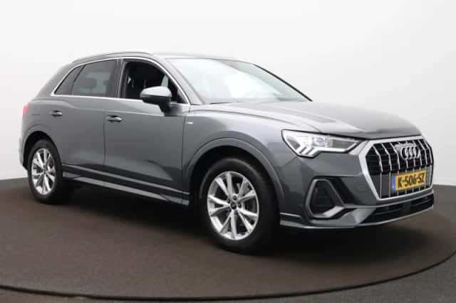 Audi Q3 (2021) thumbnail 3