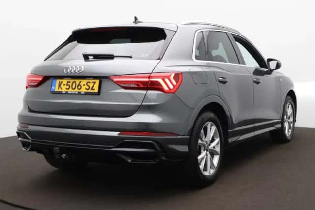 Audi Q3 (2021) thumbnail 5
