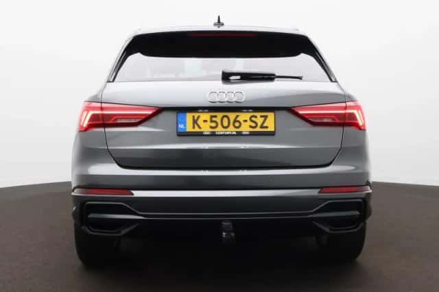 Audi Q3 (2021) thumbnail 6