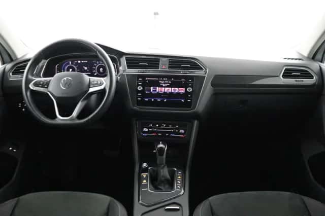 Volkswagen Tiguan (2023) thumbnail 4