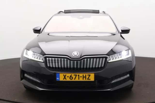 Škoda Superb (2023) thumbnail 2
