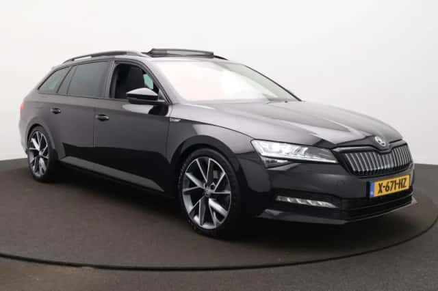Škoda Superb (2023) thumbnail 3