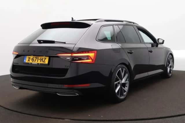 Škoda Superb (2023) thumbnail 5