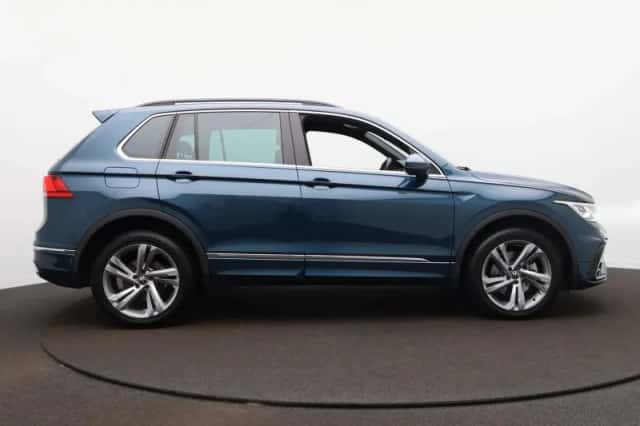 Volkswagen Tiguan (2023) thumbnail 4