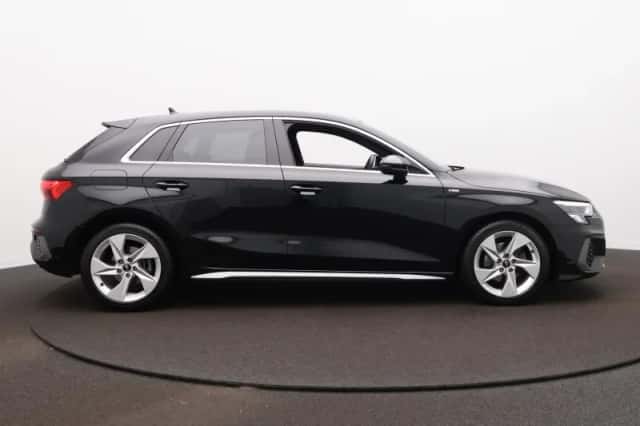 Audi A3 (2024) thumbnail 4