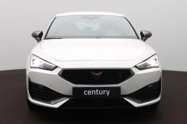 CUPRA Leon (2024) thumbnail 2