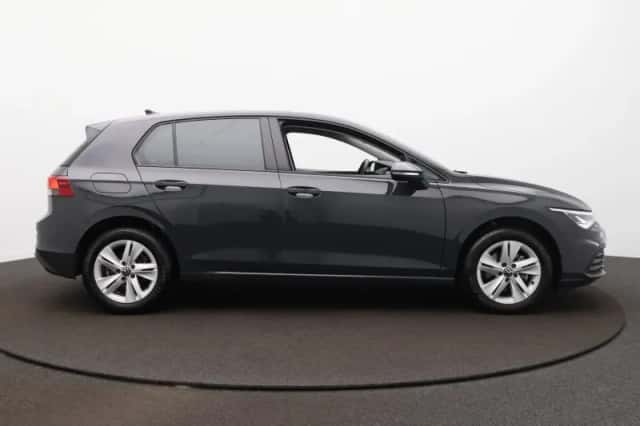 Volkswagen Golf (2023) thumbnail 5