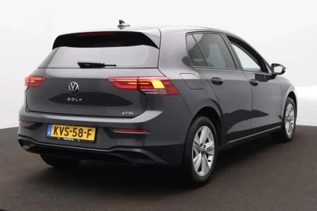 Volkswagen Golf (2023) thumbnail 6