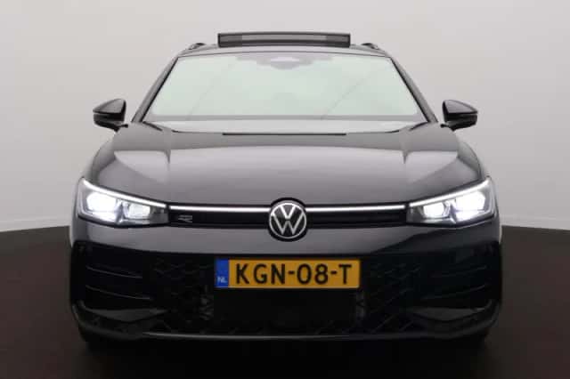 Volkswagen Passat (2025) thumbnail 2
