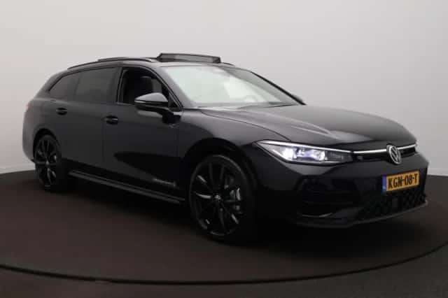 Volkswagen Passat (2025) thumbnail 3