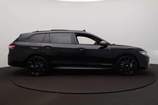 Volkswagen Passat (2025) thumbnail 4
