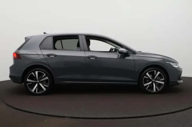 Volkswagen Golf (2026) thumbnail 4