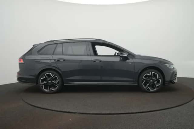Volkswagen Golf (2025) thumbnail 5