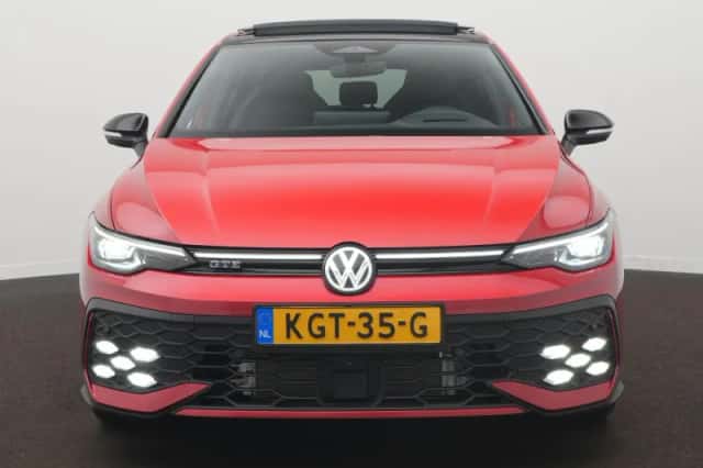Volkswagen Golf (2026) thumbnail 2