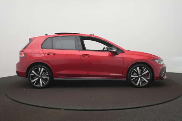 Volkswagen Golf (2026) thumbnail 4