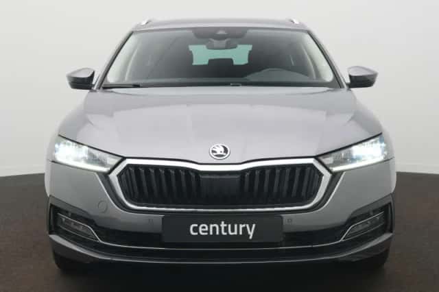 Škoda Octavia (2022) thumbnail 3