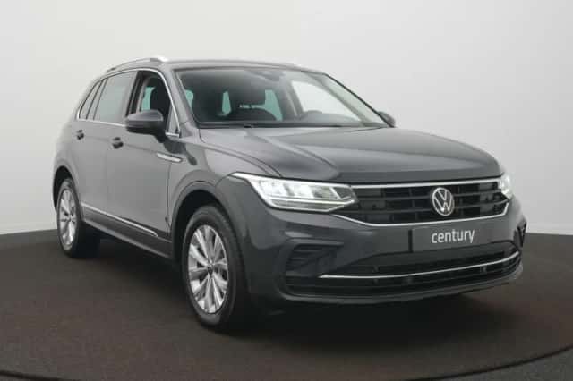 Volkswagen Tiguan (2022) thumbnail 3