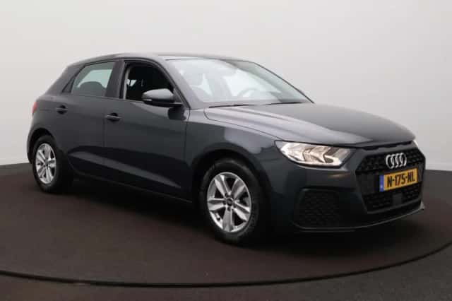 Audi A1 (2021) thumbnail 3