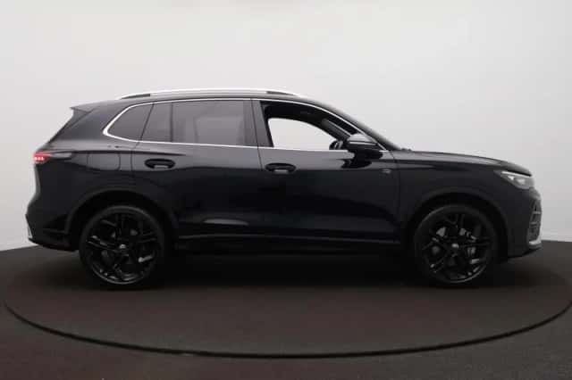 Volkswagen Tiguan (2025) thumbnail 5