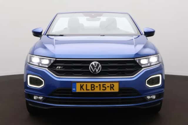 Volkswagen T-Roc (2021) thumbnail 2