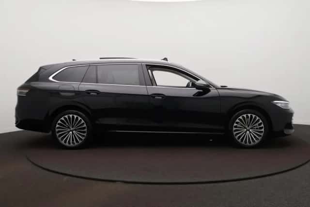 Volkswagen Passat (2025) thumbnail 5