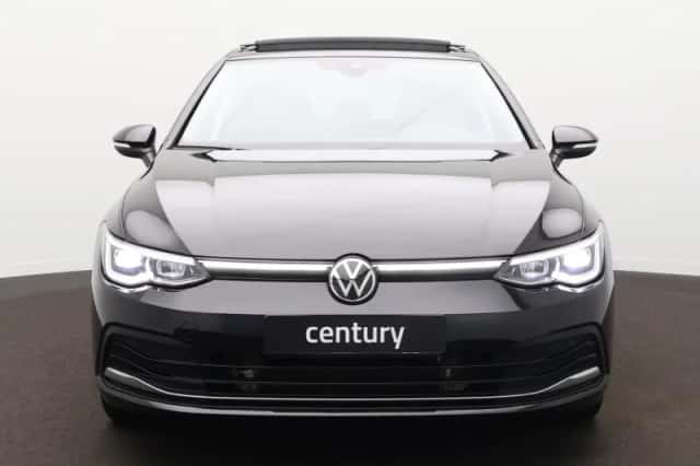 Volkswagen Golf (2024) thumbnail 2