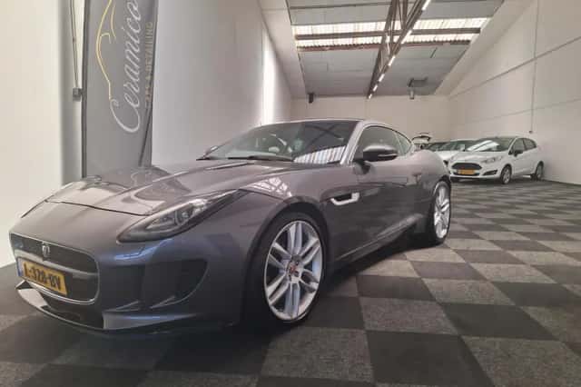 Jaguar F-Type (2015) thumbnail 1