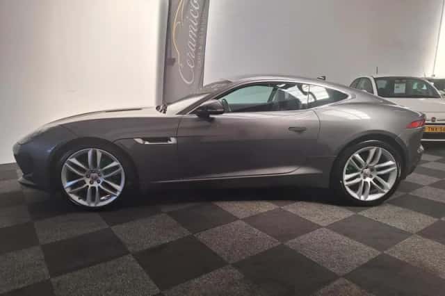 Jaguar F-Type (2015) thumbnail 2