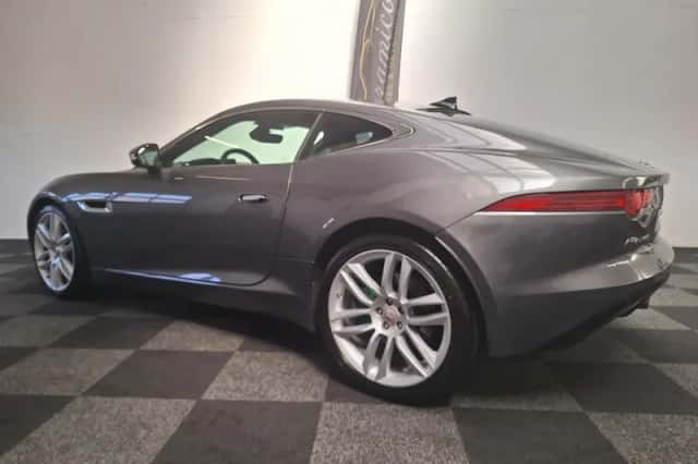 Jaguar F-Type (2015) thumbnail 3