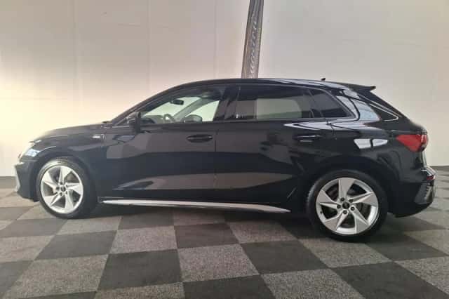 Audi A3 (2024) thumbnail 2