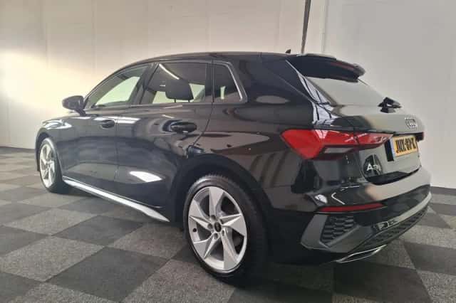 Audi A3 (2024) thumbnail 3