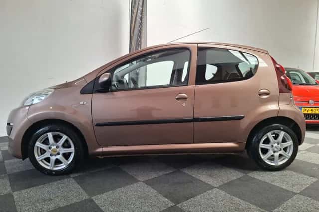 Peugeot 107 (2013) thumbnail 2