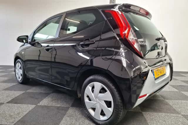 Toyota Aygo (2018) thumbnail 3