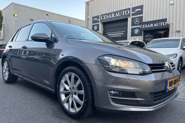 Volkswagen Golf (2016) thumbnail 1