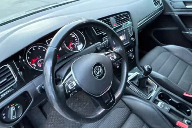 Volkswagen Golf (2016) thumbnail 6