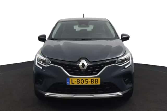 Renault Captur (2021) thumbnail 2