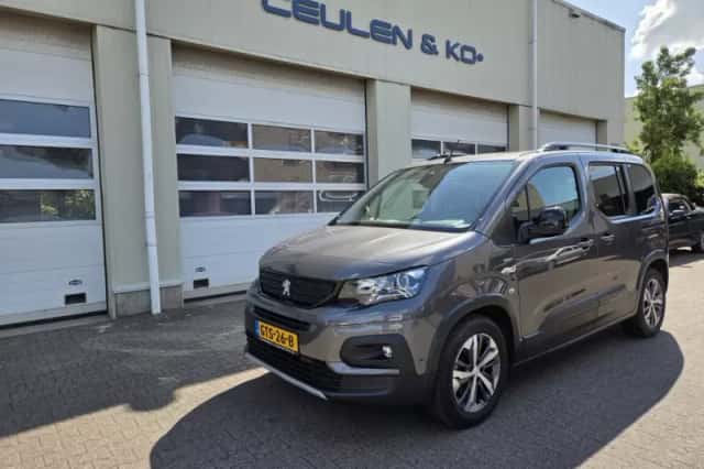 Peugeot Rifter (2019) thumbnail 1