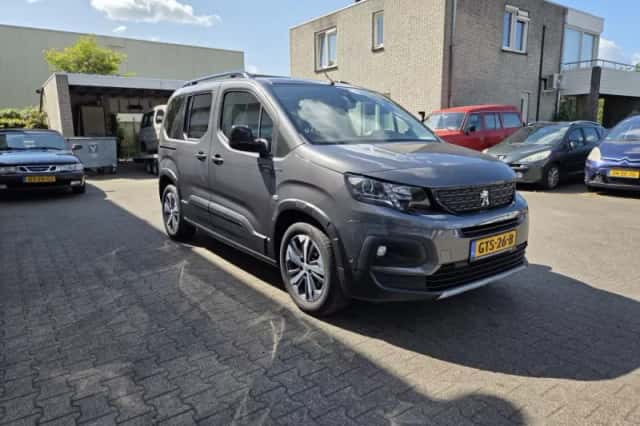 Peugeot Rifter (2019) thumbnail 3