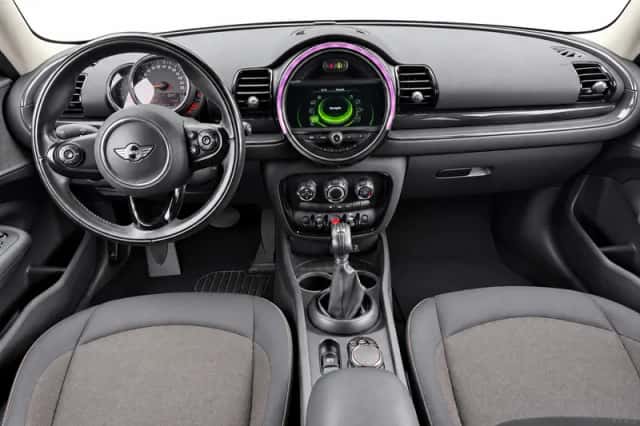 MINI Clubman (2016) thumbnail 3