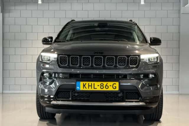 Jeep Compass (2025) thumbnail 2