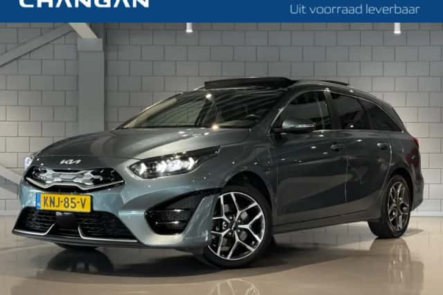 Kia Ceed (2024) thumbnail 1