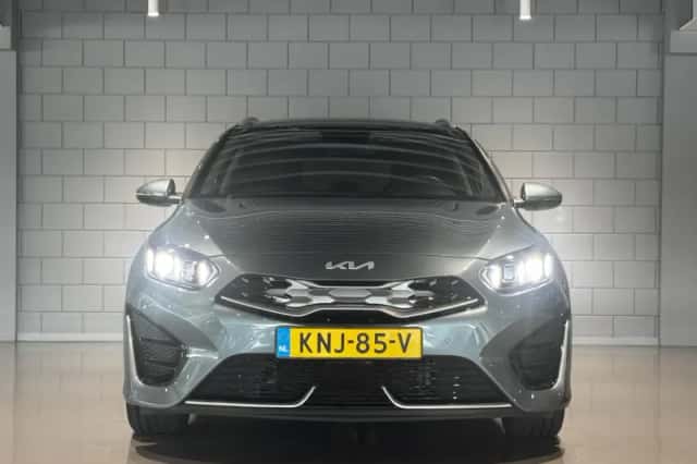 Kia Ceed (2024) thumbnail 2