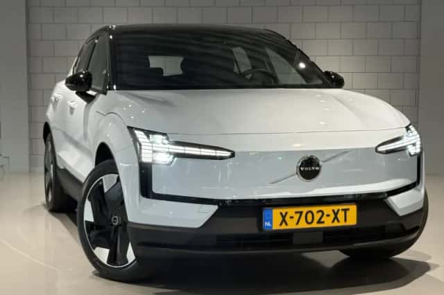 Volvo EX30 (2024) thumbnail 6