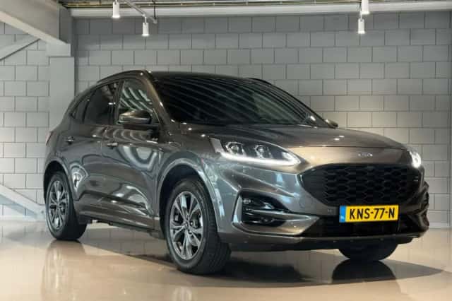 Ford Kuga (2023) thumbnail 2