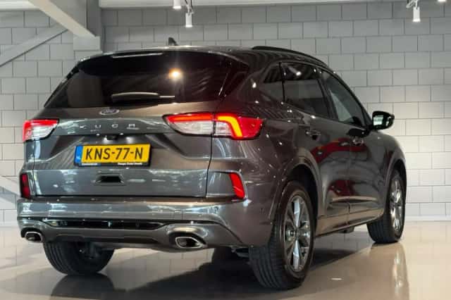 Ford Kuga (2023) thumbnail 4
