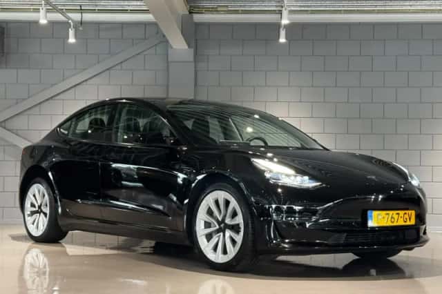 Tesla Model 3 (2022) thumbnail 3