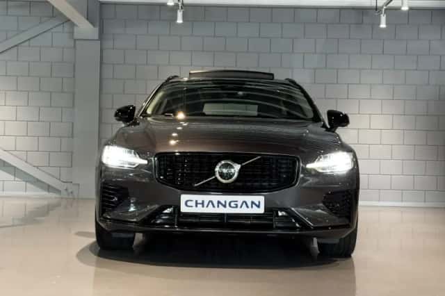 Volvo V60 (2023) thumbnail 2
