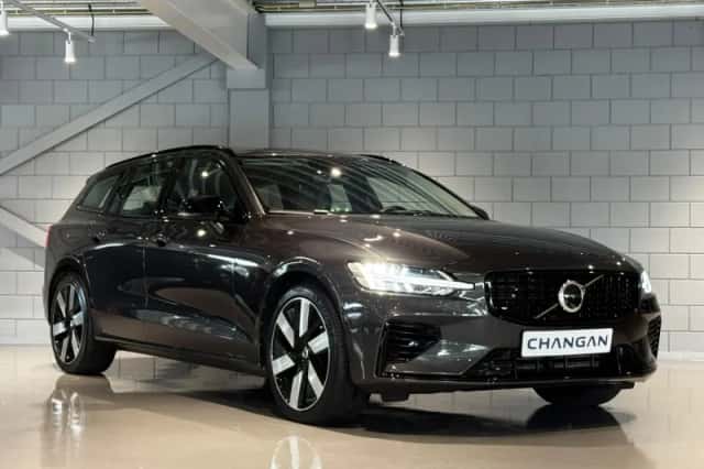 Volvo V60 (2023) thumbnail 3