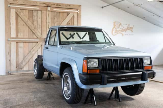 Jeep Cherokee (1989) thumbnail 1