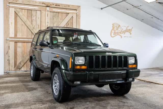 Jeep Cherokee (1991) thumbnail 2
